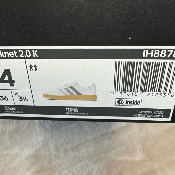 Adidas Kids White and Gray Sneakers with Gum Bottom Sole. Youth 4 Womens 5 - Picture 5 of 5